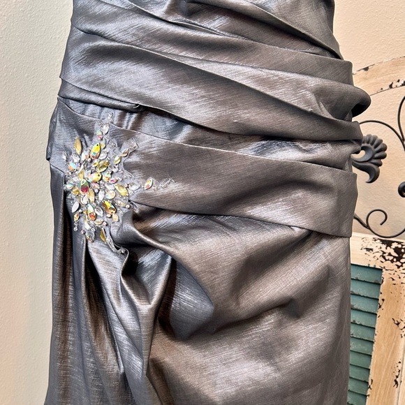 LUXE GIGI by La Femme NWOT $400 Strapless Evening Gown Jeweled size 16 - Picture 7 of 16